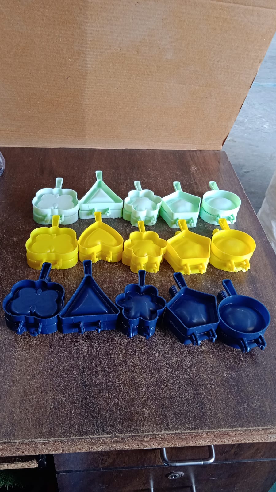 1 Pc Assorted Shape Plastic Snack Mould (Mix Design / 1 Pc) Signature Kart