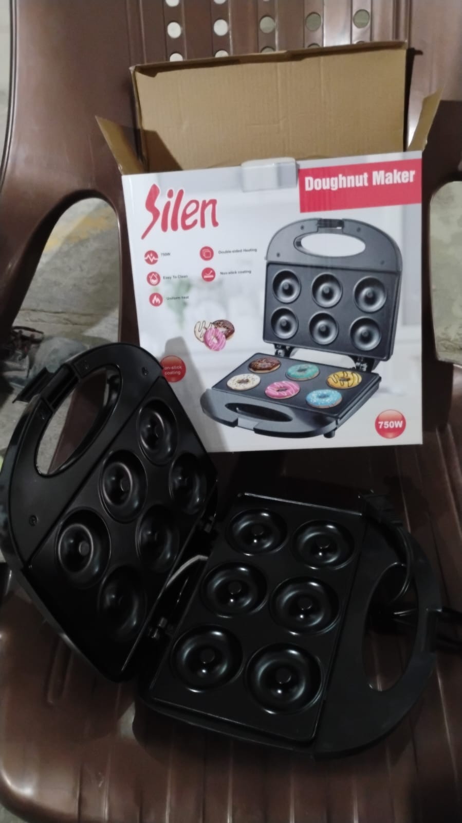 Electric Donut Maker 750W – 6 Cavity(1 Pc / With 2 PIN Plug Converter 1 Pc ) Signaturekarts