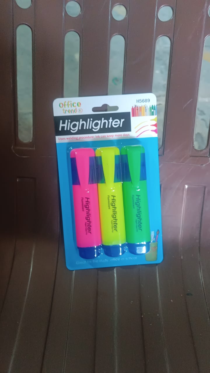 Highlighter Pen, Assorted Colours Water Based Broad Tip Writing Marker (3 Pcs Set) Signature kart