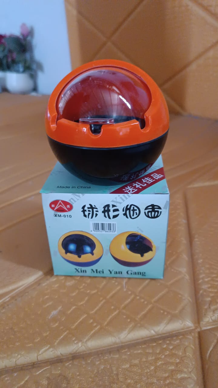 Ball Ashtray PP Plastic Windproof with Lid Indoor Outdoor Patio Car Portable Ashtray Signature kart