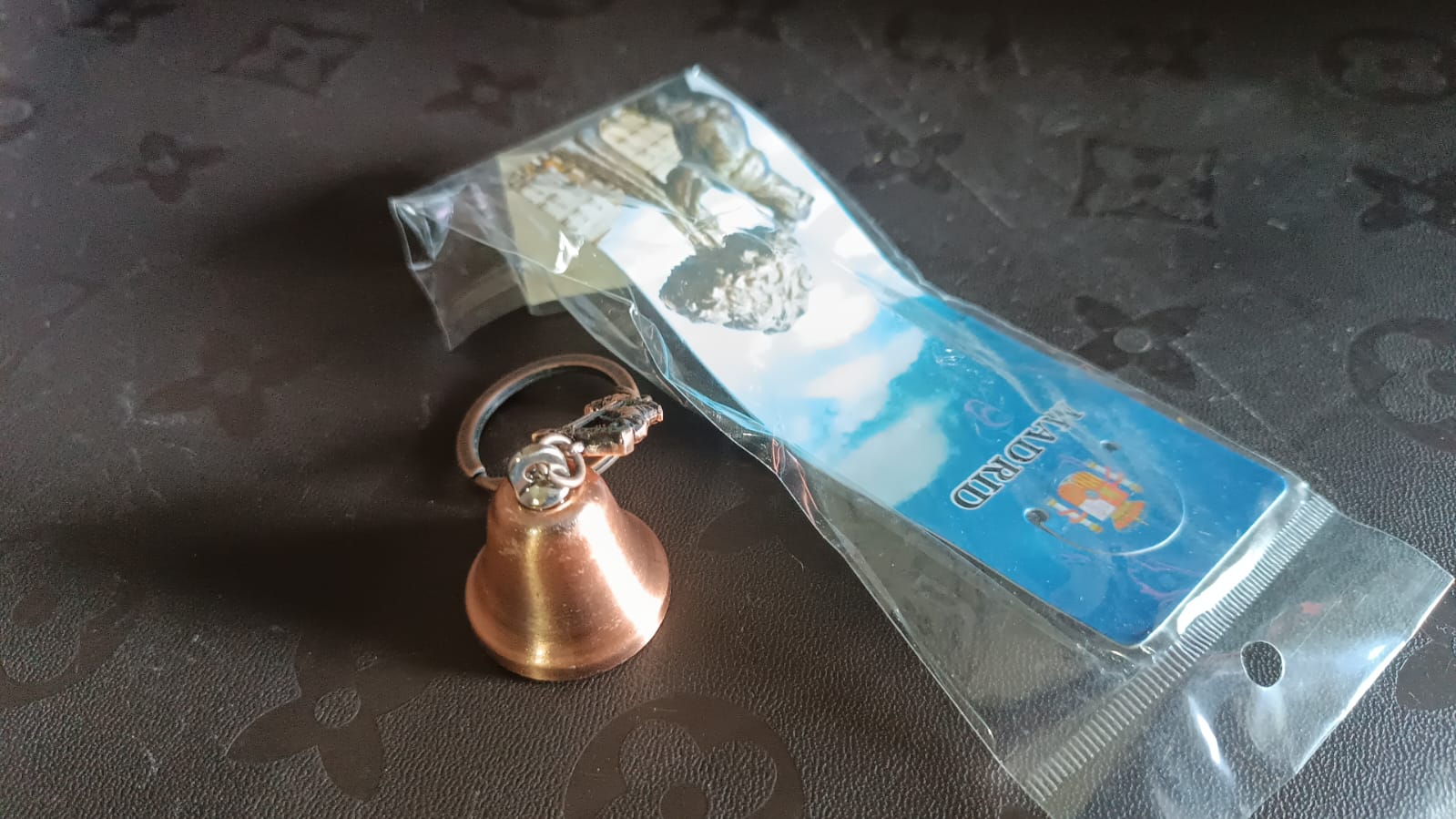 Metal Small Temple Bell Keychain, Motorcycle Bell Keychain (1 Pc / Mix Color) Signature kart