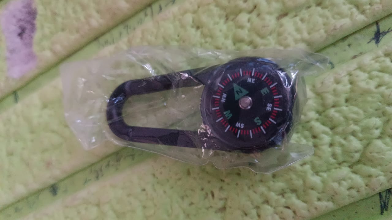 Clip Snap Hook Mini Compass (1 Pc / Mix Design) Signaturekarts