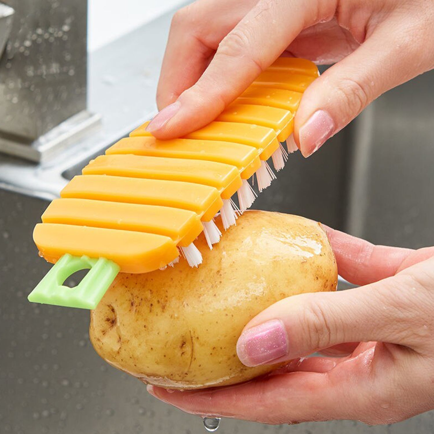Carrot-Shaped Non-Toxic Vegetable Scrubbing Brush for Fruits & Veggies signaturekarts