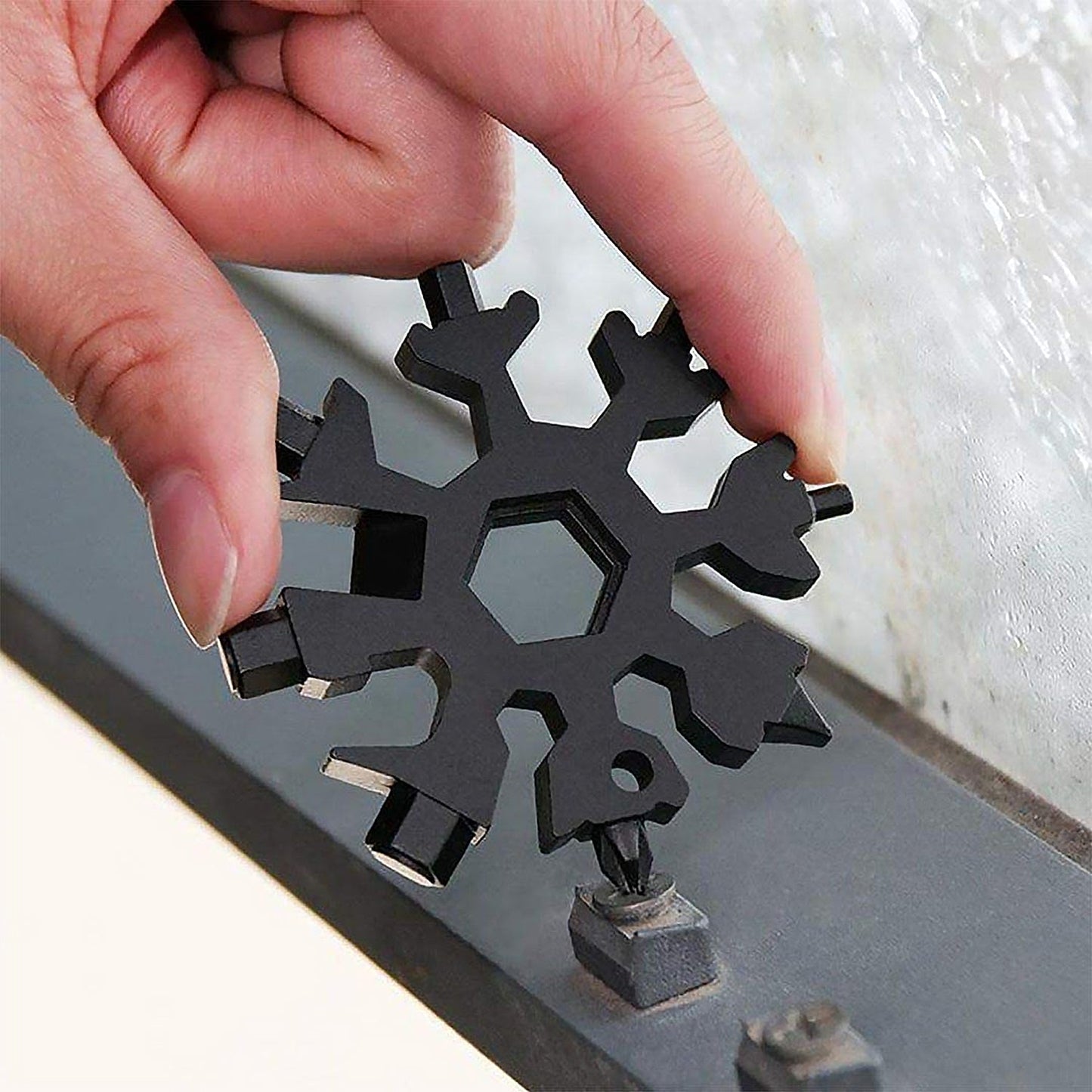 Durable 18-in-1 Snowflake Multi-Tool – Portable Bottle Opener, Screwdriver & Wrench Signaturekarts