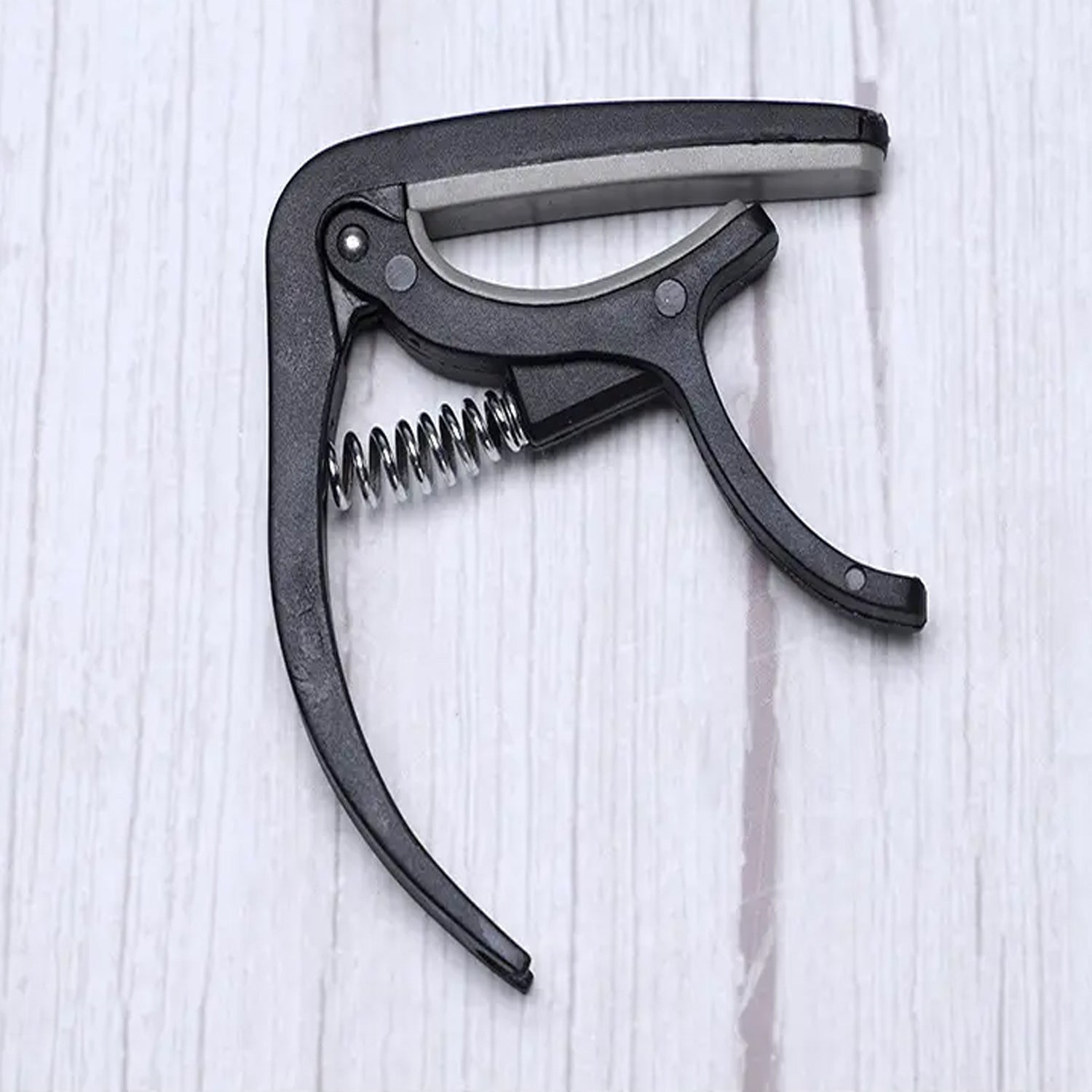 Guitar Capo with Pickup Stand – Soft Capo for Acoustic & Electric Instruments signaturekarts