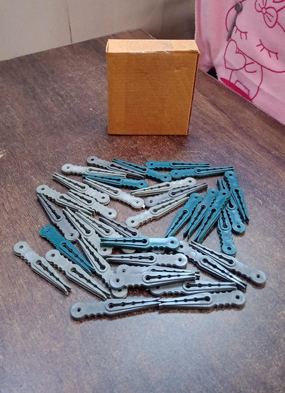 36Pcs MULTIPURPOSE PLASTIC CLOTH HANGING PEGS / CLIPS - 36 PCS Signaturekarts