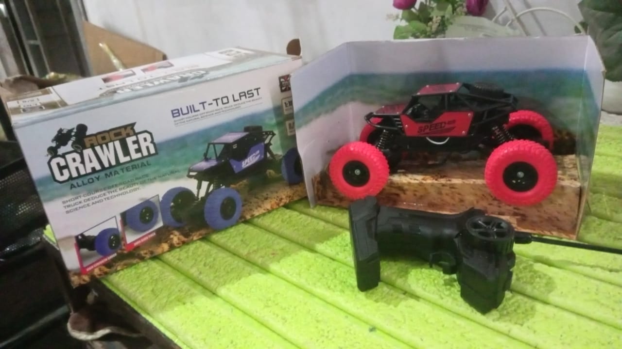 Rock Crawler Monster RC Truck – All-Terrain Rechargeable Stunt Racing Car signaturekarts