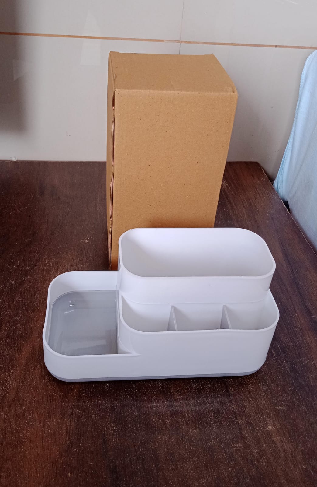 Plastic Multipurpose 5 Compartment Bathroom Desk Organizer Holder (1 Pc) signaturekarts