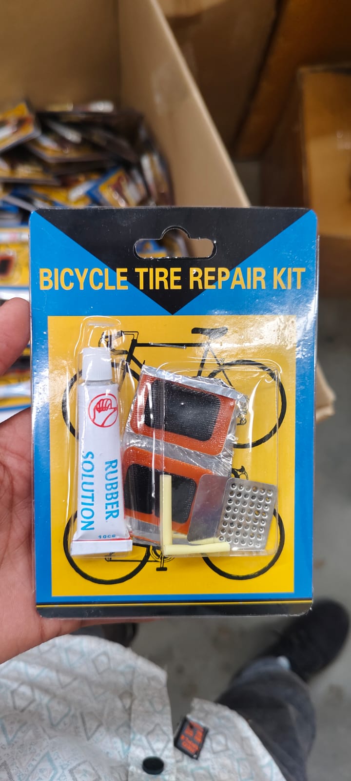 Bicycle Tire Repair Kit – Portable Puncture Repair Set with Adhesive (1 Set / Mix Design) Signature kart