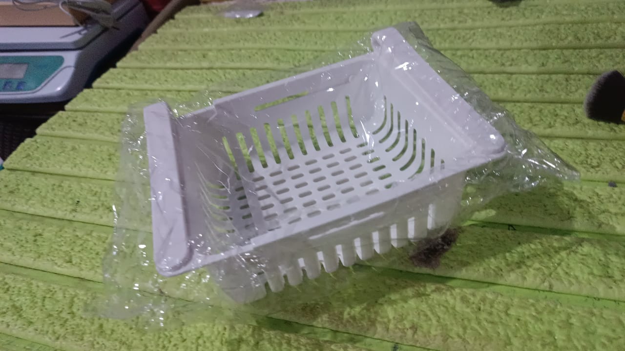 Expandable Adjustable Multipurpose Fridge Storage Basket (1 Pc) Signaturekarts