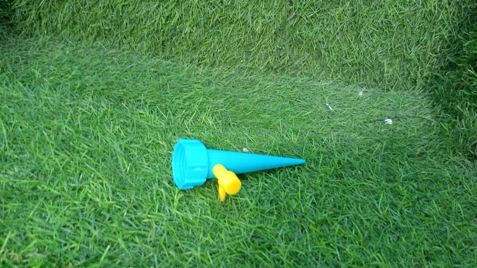 Plant Watering Spikes Sprinkler self Watering Spikes Water dripper for Plants signaturekarts