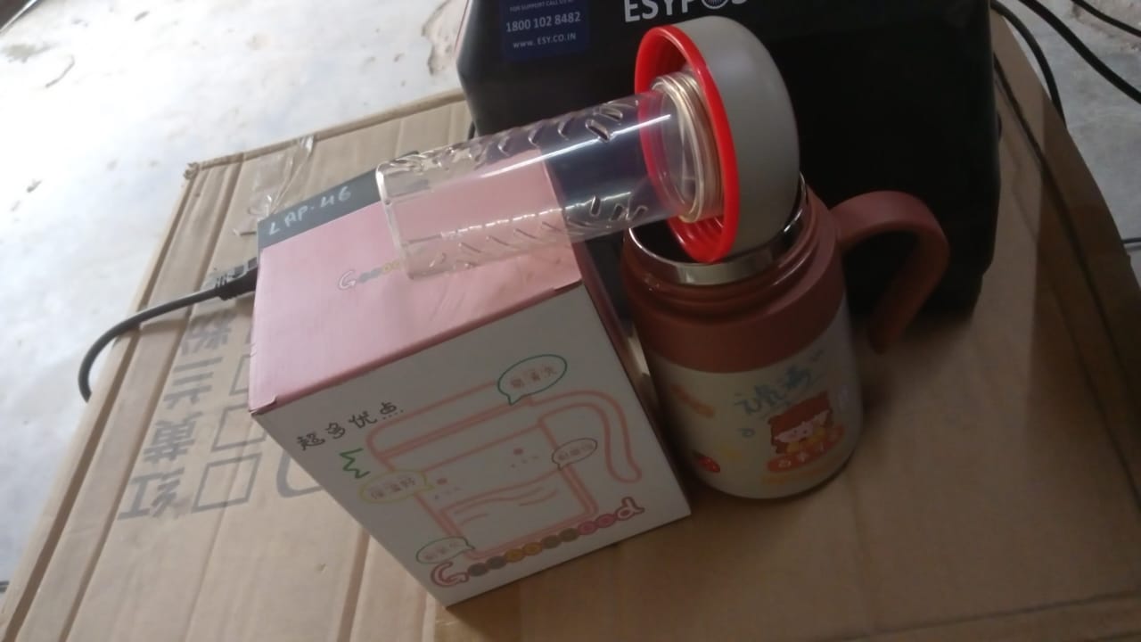 Stainless Steel Mug / Bottle Vacuum Insulated Cup Handle & Small cup (550 ML) signaturekarts