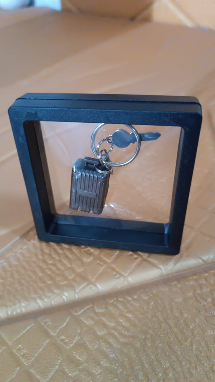 Suitcase Shape Nail Clipper Keychain Key & 3D Floating Frame Display Case (1 Set) Signature kart