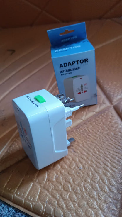 Universal Travel Adapter - International Multipurpose Signature kart