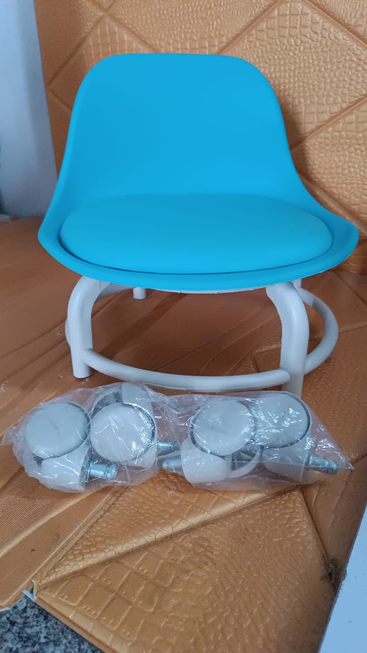 Plastic Low Round Rolling Stool with Wheels Pedicure Stool (1 pc / Mix Color) Signature kart