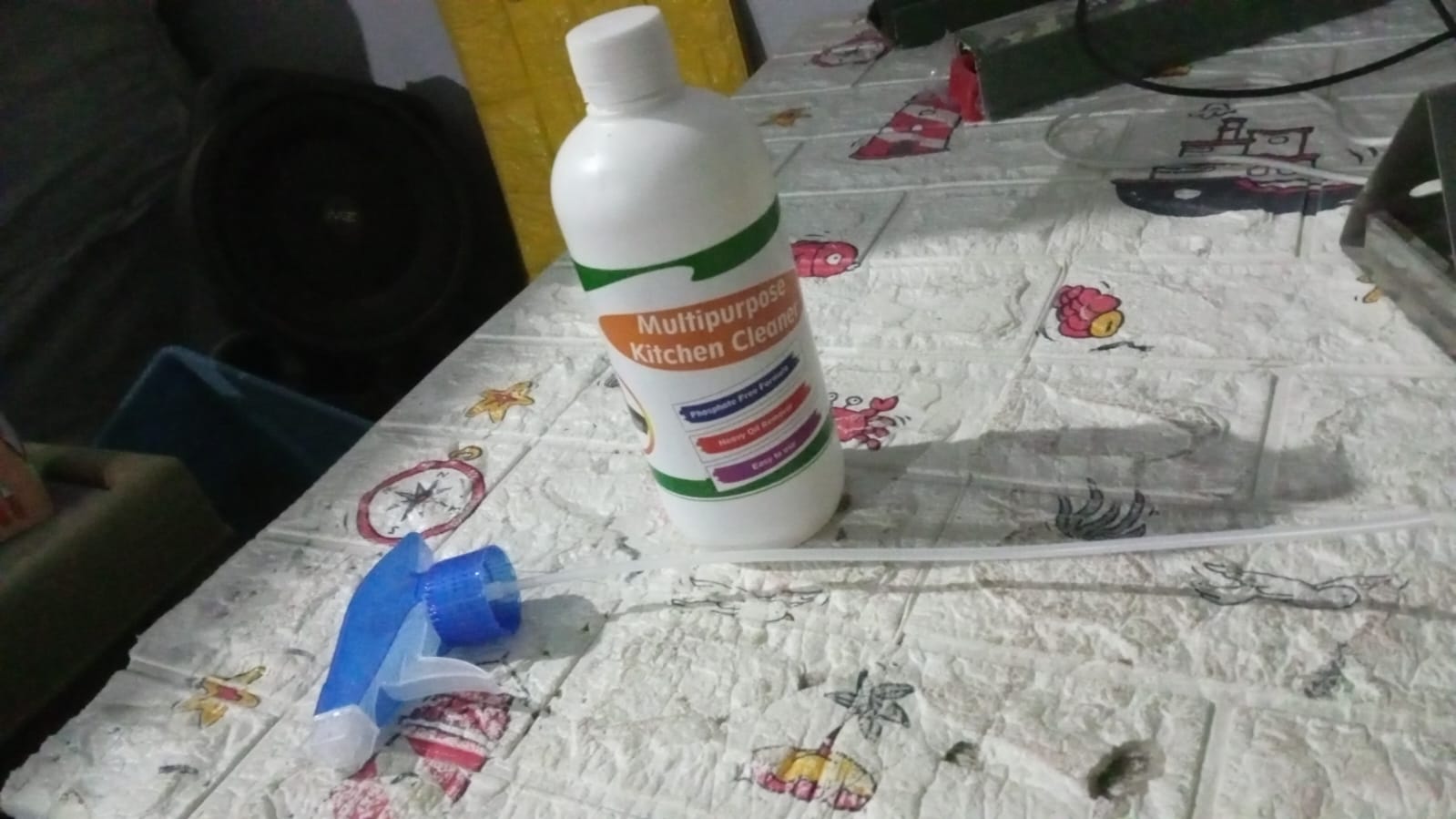 Kitchen Cleaner Spray for Oil & Grease on Stoves (Approx 500ml, Non-toxic) signaturekarts