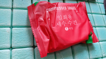 Compressed Towels Portable Disposable Compressed Cotton Coin Tissue Towel for Travel (30x25 Cm) signaturekarts