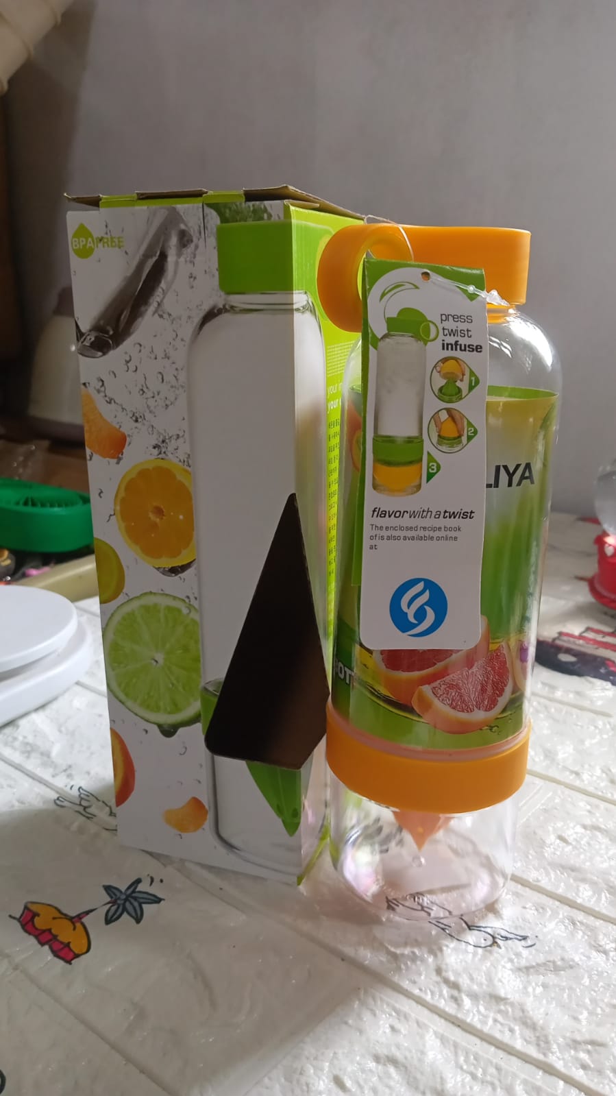 CITRUS JUICER BOTTLE INSTANT JUICE SPORTS BOTTLE  JUICE MAKER INFUSER BOTTLE signaturekarts