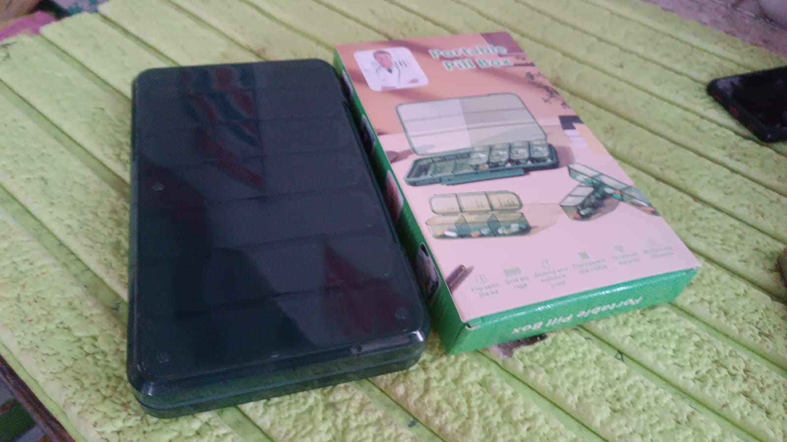 Portable Weekly Pill Box Organiser Daily Pill Keeper 21 Grid Container (1 Pc) Signaturekarts