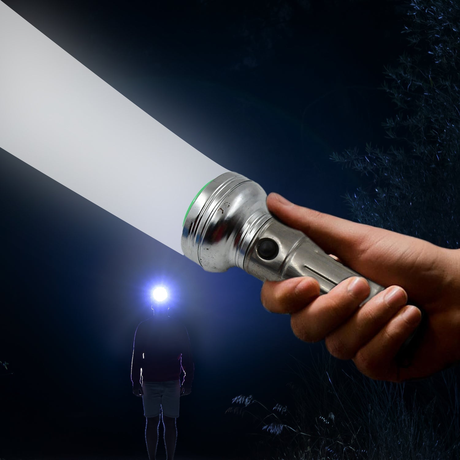 Nostalgic Portable Flashlight – Simple Iron Outdoor Old-Fashioned Torch Light signaturekarts