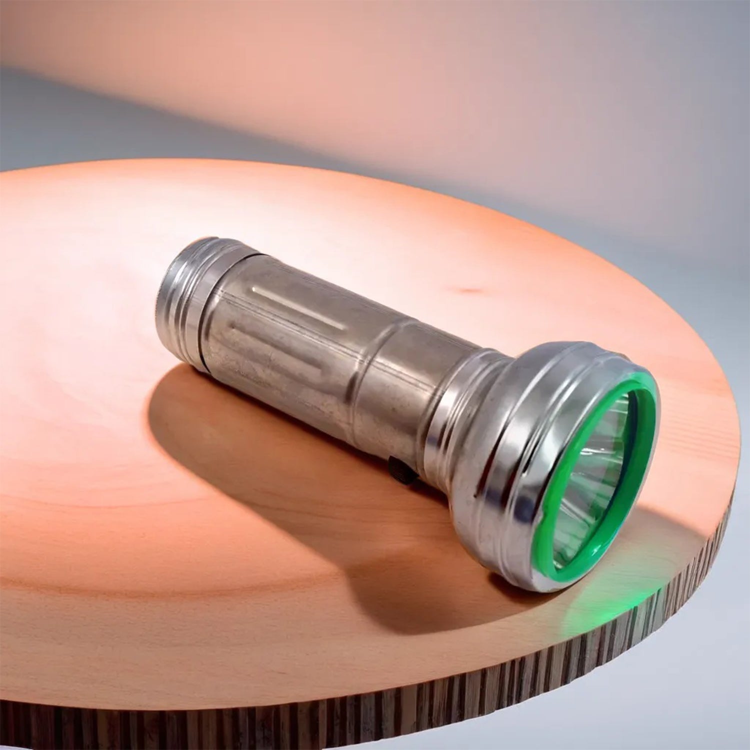 Nostalgic Portable Flashlight – Simple Iron Outdoor Old-Fashioned Torch Light signaturekarts