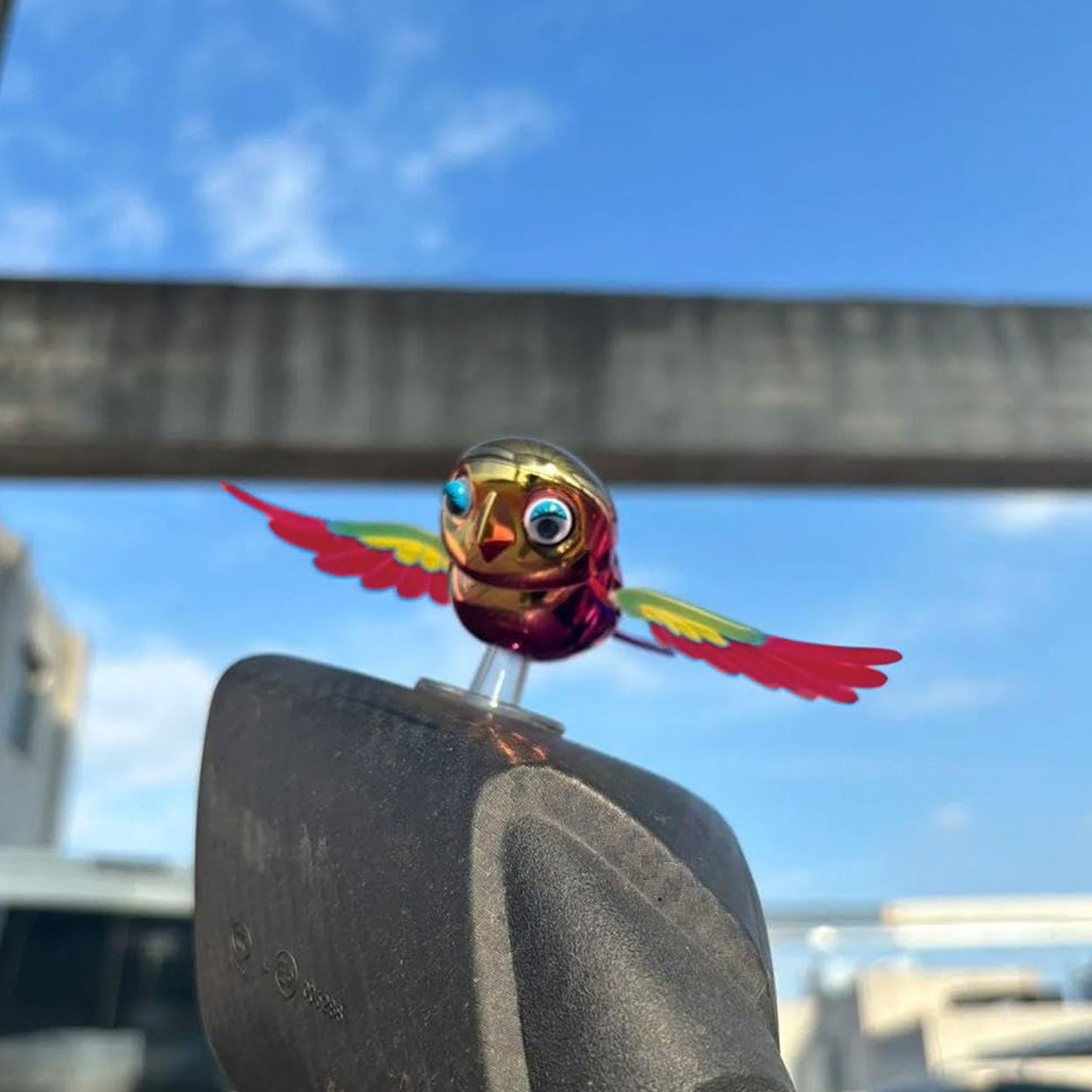 Wind Flying Bird Dashboard Decoration (1 Pc) The Morsignaturekarts