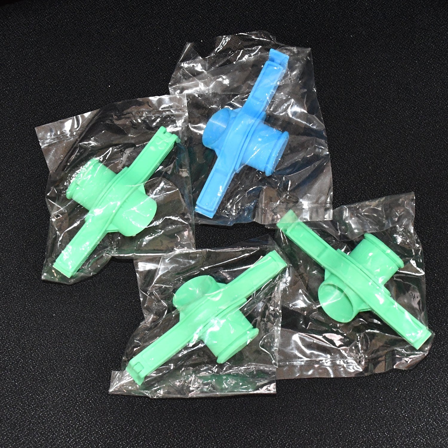 Packet Pourer & Sealer Clip - (4 Pc) signaturekarts