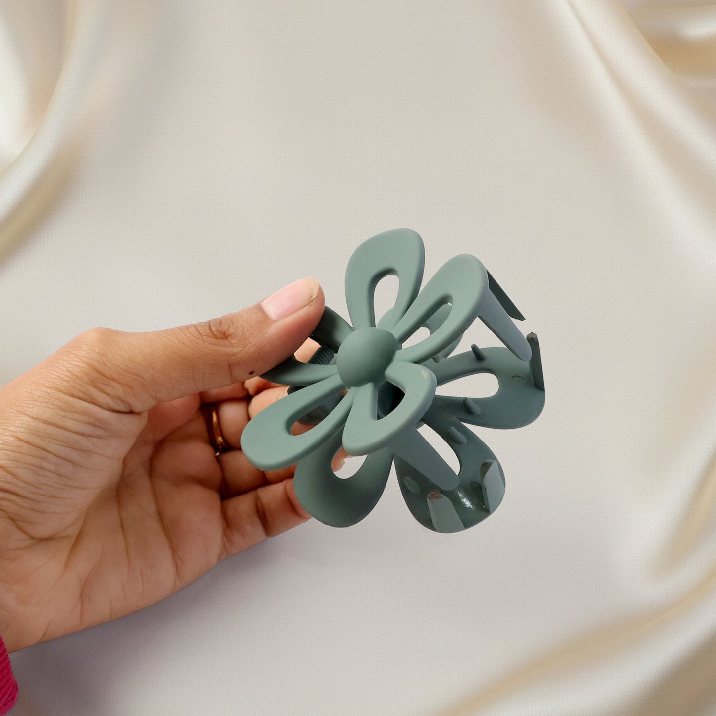 Flower Shaped Hair Claw Clip – 1 Pc The Morsignaturekarts