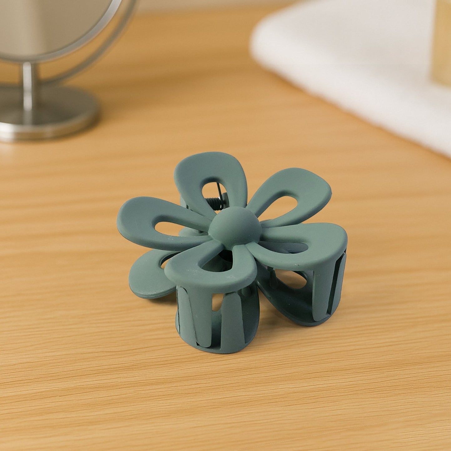 Flower Shaped Hair Claw Clip – 1 Pc The Morsignaturekarts