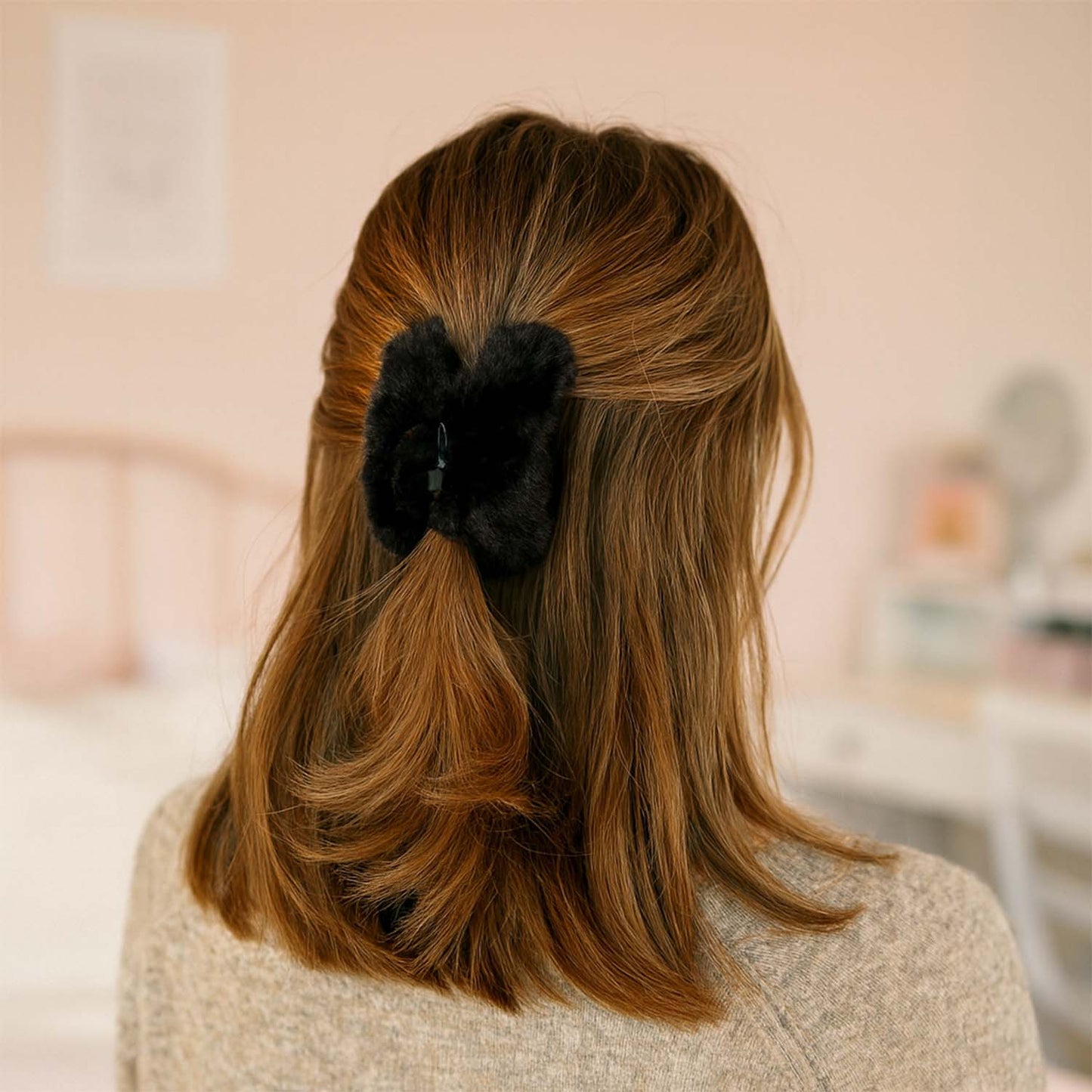 Big-Size Soft Faux Fur Hair Claw Clips (1 Pc) signaturekarts