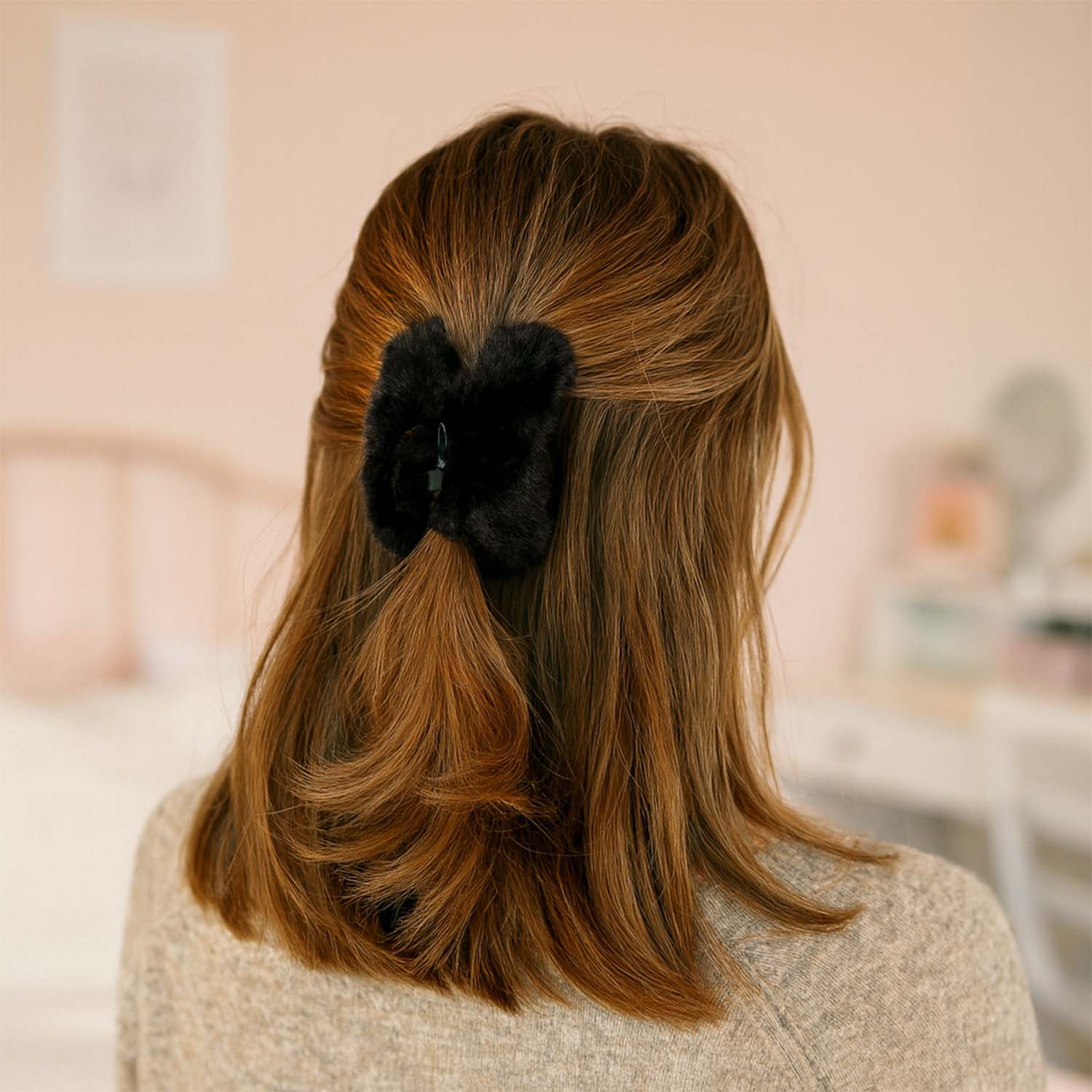 Big-Size Soft Faux Fur Hair Claw Clips (1 Pc) signaturekarts