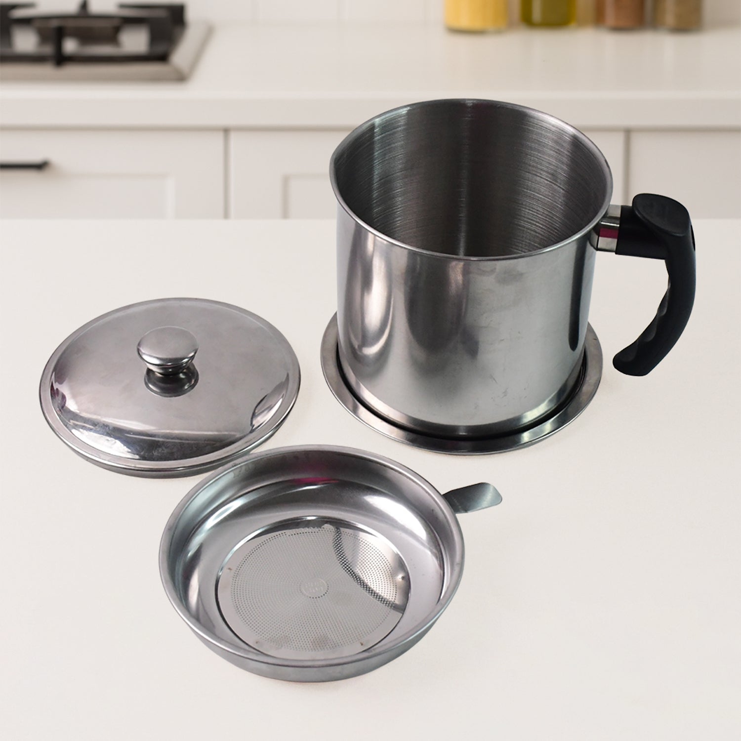 Stainless Steel Oil Strainer Pot with Lid and Filter Mesh (1 Set) signaturekarts