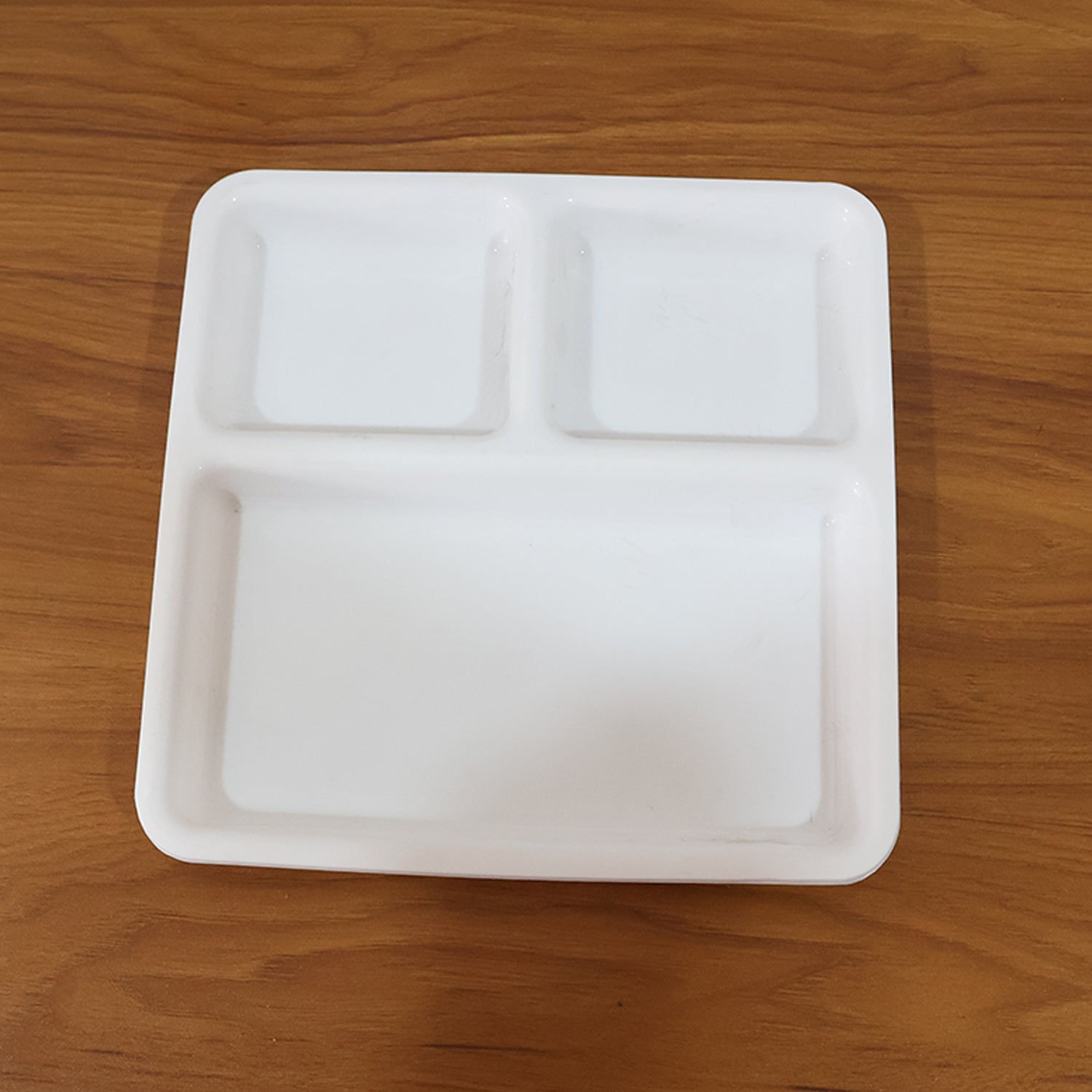 Plastic 3-Compartment Plate for Meal Serving The Morsignaturekarts