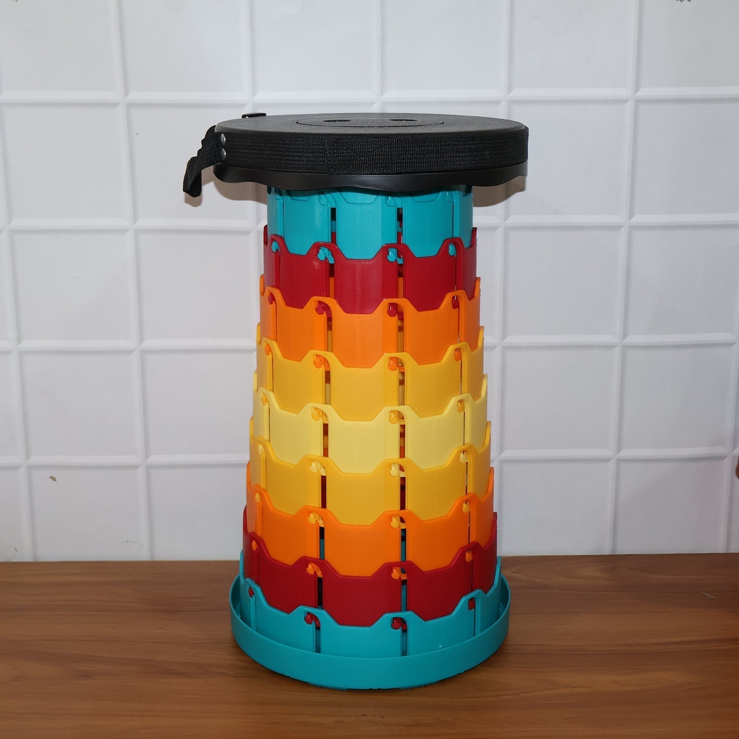 Collapsible Stool with Handle for Portable Seating (44x25.5 cm) The Morsignaturekarts