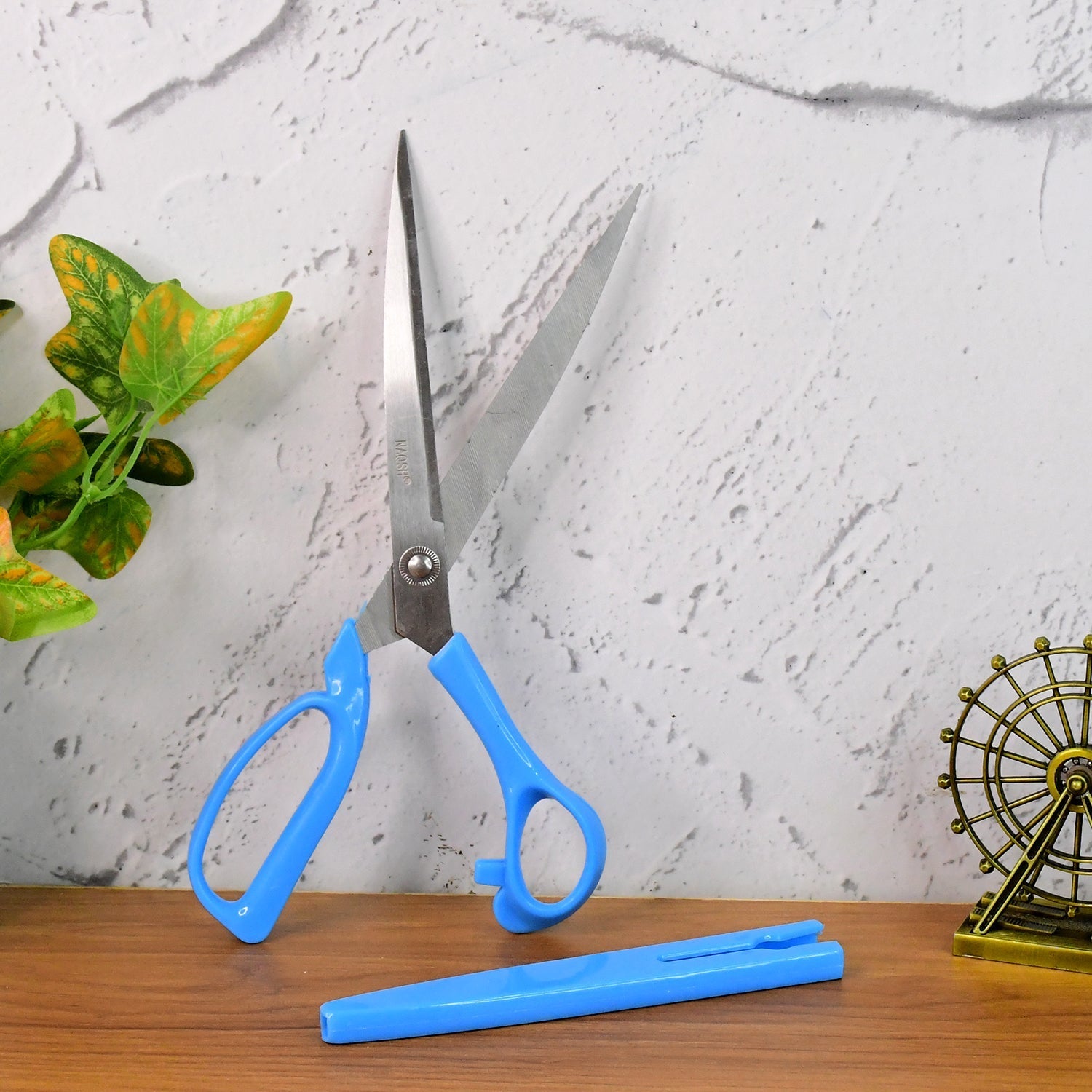 Carbo Titanium Stainless Steel Scissors (10 inch) Signature Kart