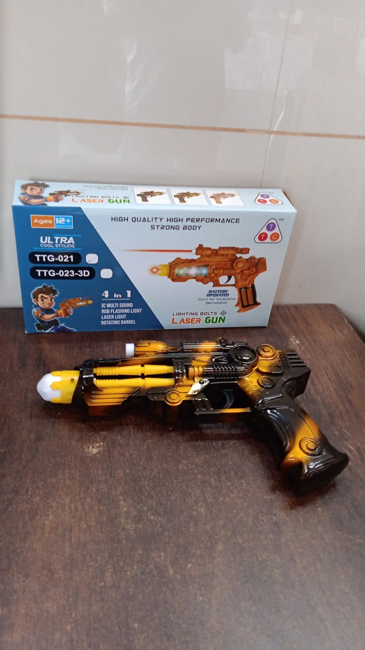 TTG LED Laser Gun Toy – Battery Operated Space Blaster Flashing Lights & (1 Set) Signature kart