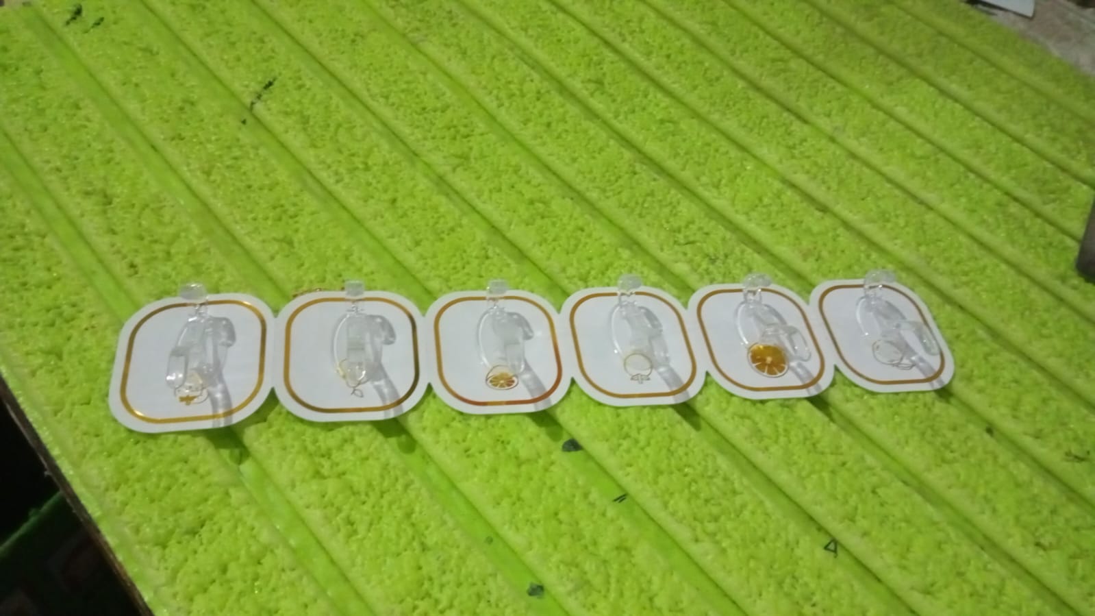 TRANSPARENT ADHESIVE WALL HOOK (6 PCS SET) signaturekarts