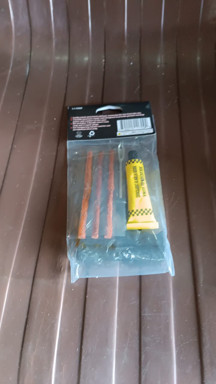Tyre Puncture Repair Kit with 3 Seal Strips (5 Pcs Set) Signaturekarts