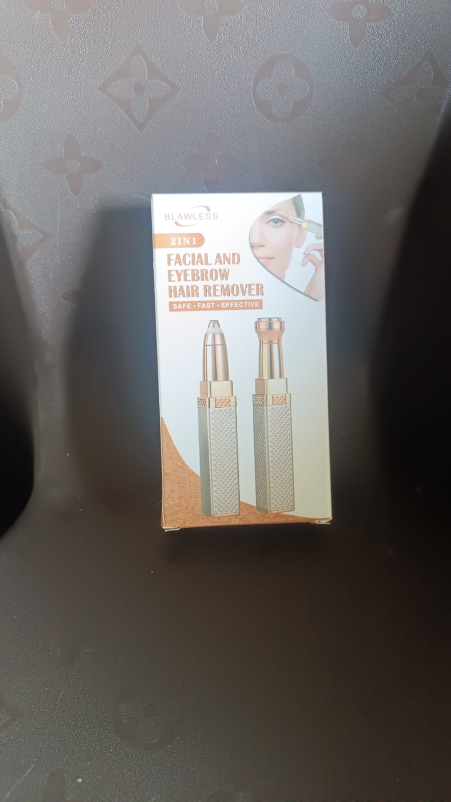 2-in-1 Eyebrow Razor & Painless Hair Shaver (1 Pc), Hair accessories Signature kart