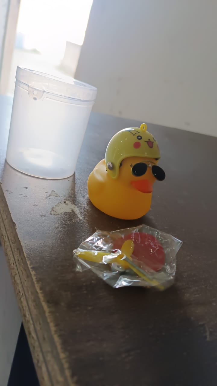 Beautiful Duck Car Ornaments Duck Bicycle Bell Propeller Helmet (1 Pc / Mix Design) Signaturekarts