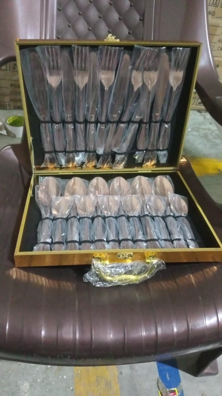 Kitchen Tableware / Flatware Sets Kitchen Forks Spoons with Gift Box (24 Pcs Set) Signaturekarts