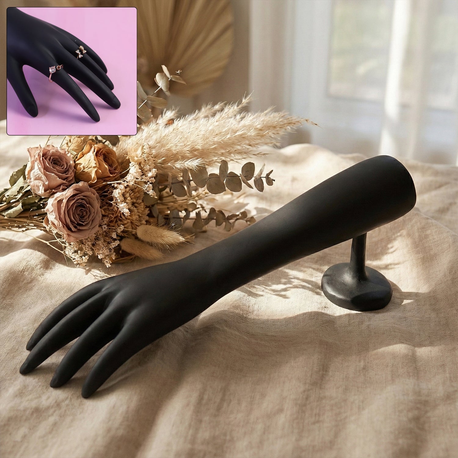 Elegant Black Hand-Shaped Jewelry Display Stand (1 Pc) The Morsignaturekarts