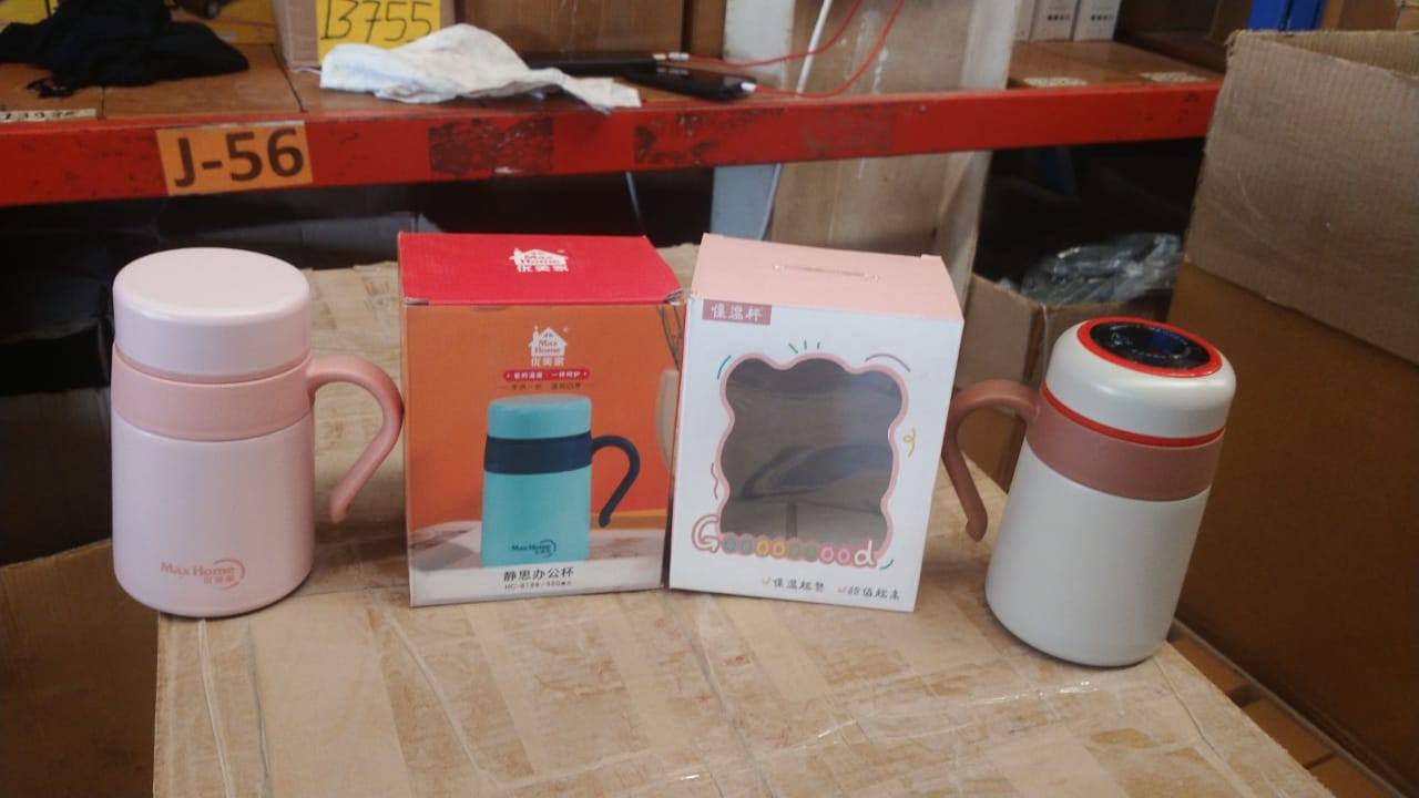 Stainless Steel Mug / Bottle Vacuum Insulated Cup Handle & Small cup (550 ML) signaturekarts