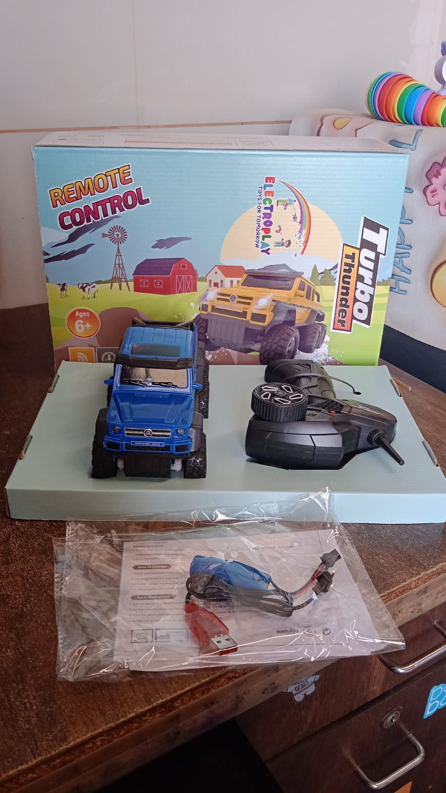 Electroplay 6-Wheel Drive Remote Control Off-road Car for Kids (1 Set) Signature kart