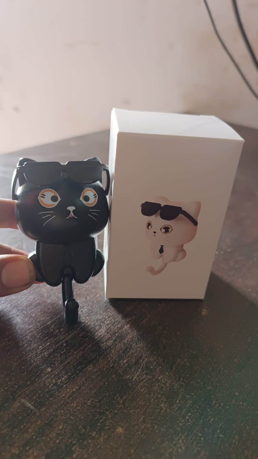 Cat Hook for Wall, Cute Cat Key Hook with Sunglasses (1 Pc) Signaturekarts