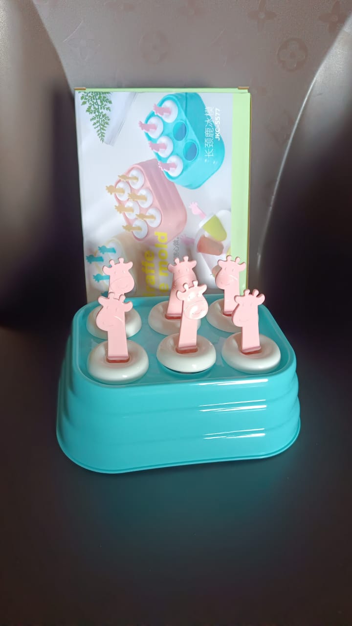 6 Cavity sicle Molds Plastic Giraffe shape Ice Moulds (1 Pc) Signaturekarts