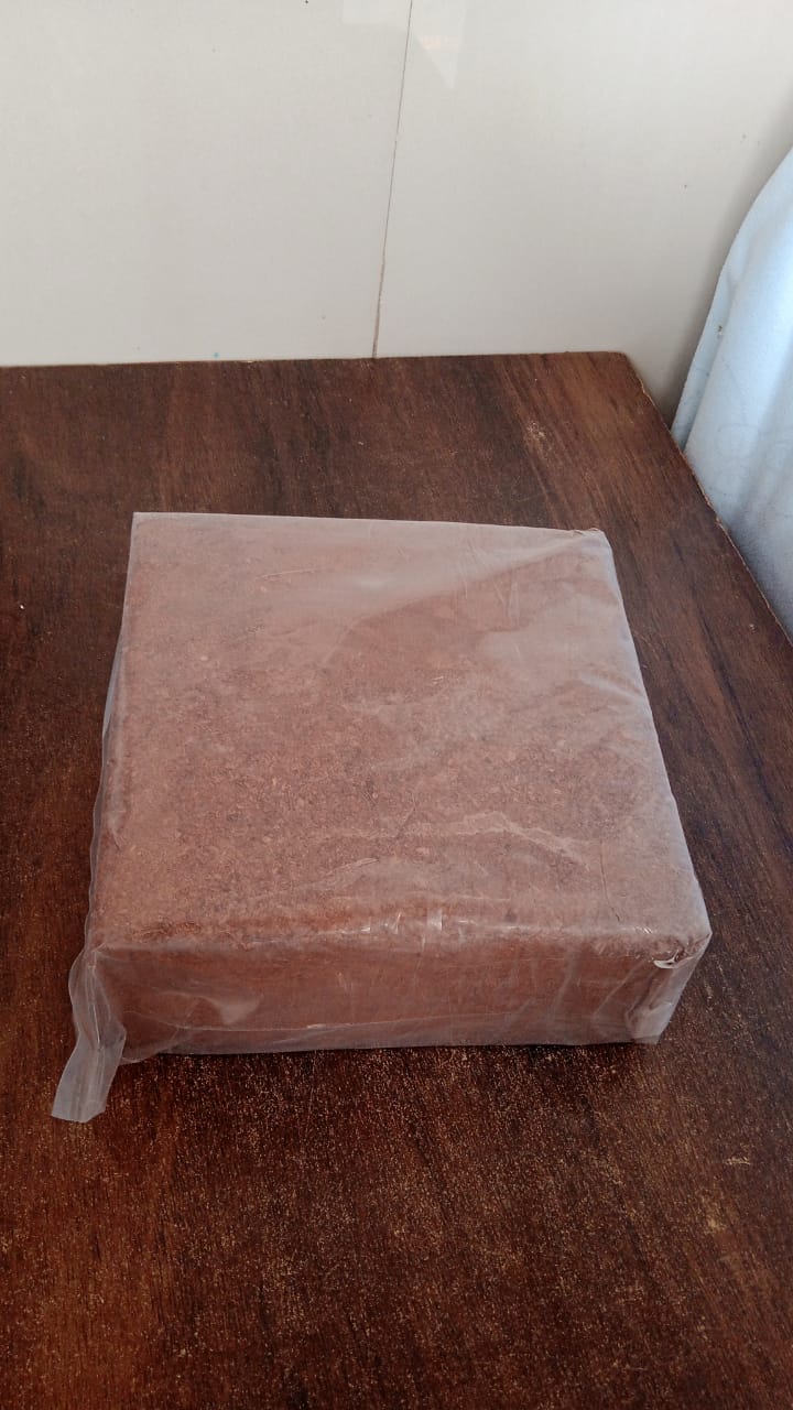 Cocopeat Block Organic Fertilizer & Potting Mixture for Home Gardening (1 KG) Signaturekarts