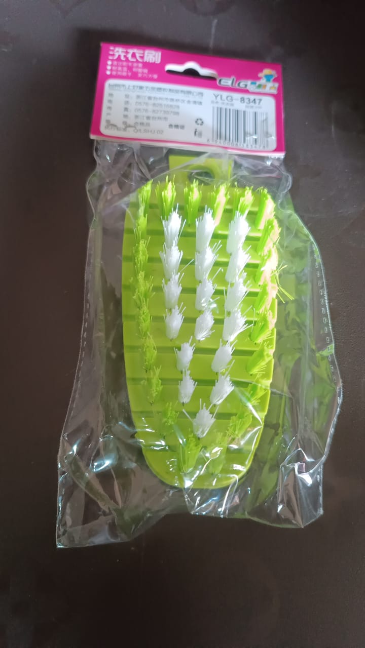 Plastic Fruit & Vegetable Brush (1 Pc) Signature kart