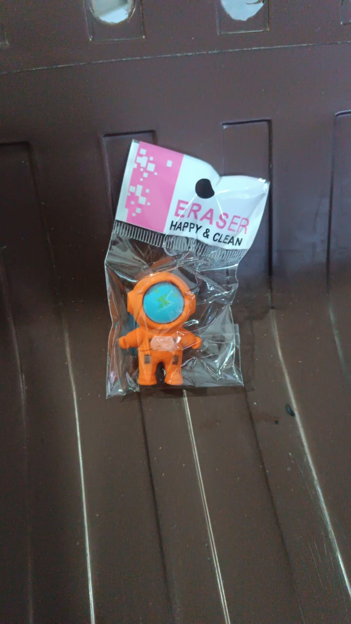 Cutest Astronaut Space Look Pencil Erasers (1 Pc) Signature kart