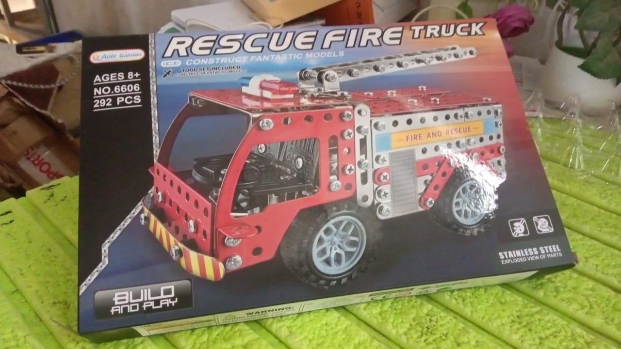 Metal DIY Fire Truck Building Blocks Kids (Fire Truck / 292pcs of truck tool / 1 Set) Signaturekarts